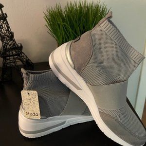 MUDD GEORGIANA Shoes Women’s Size 9 Gray Sneakers